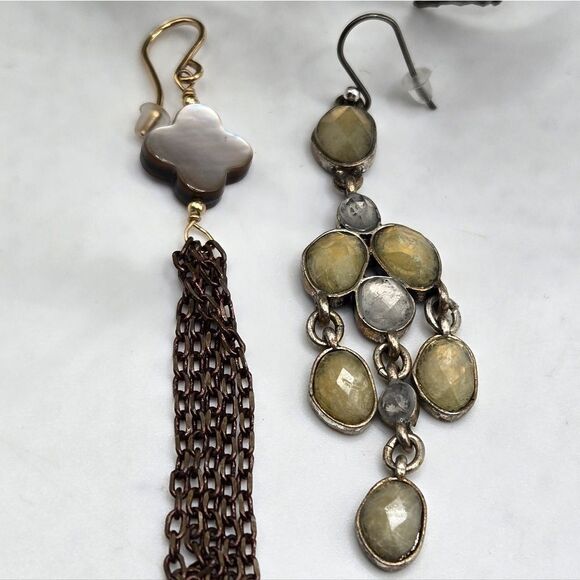 "5/$25" Pair of Mismatched Long Goldtone French Wire Dangle Earrings - Picture 1 of 7